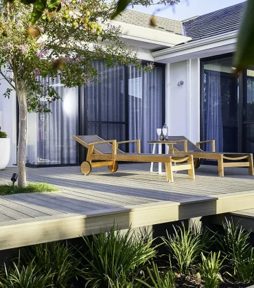 NewTechWood_UltraShield_Decking_147.jpg